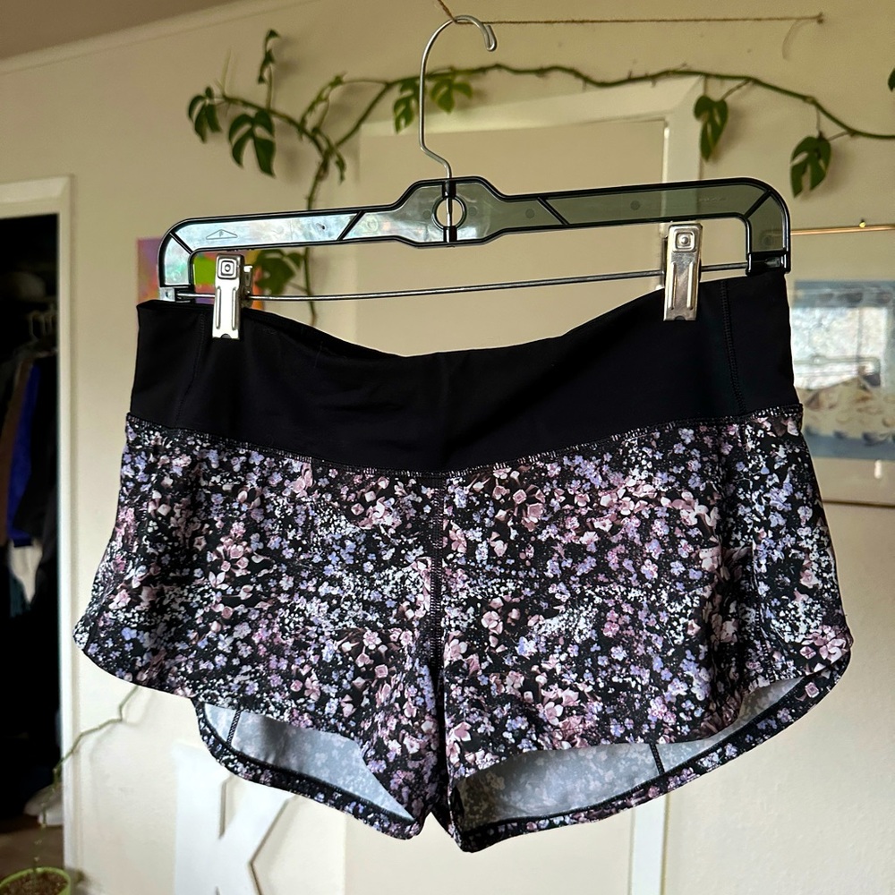 LULULEMON athletica Speed Up 2.5" Short Floral
Spritz Black size 6